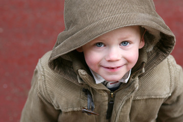 Sourire d'enfant (hiver - cours de récréation)