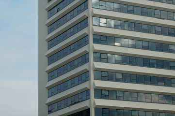 immeuble vitr&eacute;