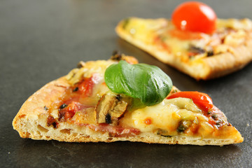 stück einer pizza