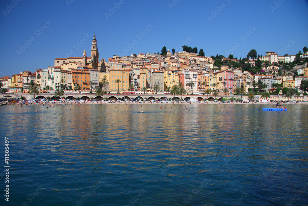 Wall mural Reflet de la vieille ville de Menton