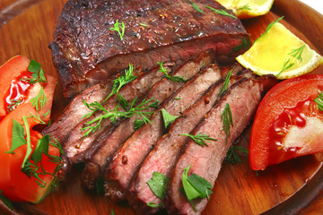 roast beef meat with tomato