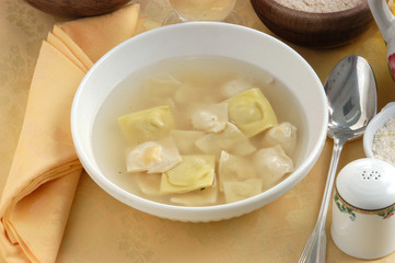 Anolini piacentini in brodo - Primi dell Emilia Romagna