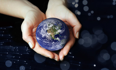 mani con globo