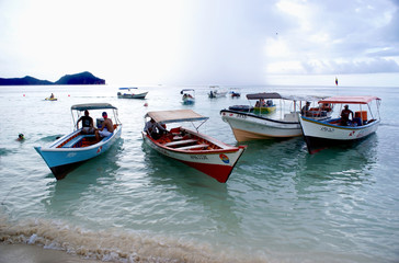 Fototapeta premium Peñeros en Mochima