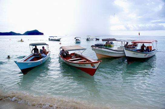 Pe&ntilde;eros en Mochima