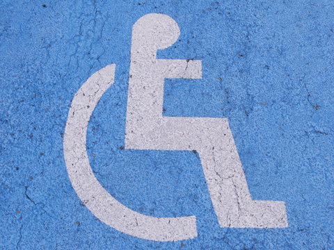 place de parking pour handicapé handicap