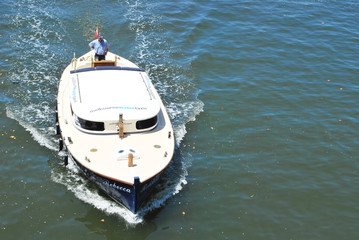 Water taxi