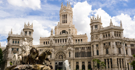 Fototapeta na wymiar Posąg Cibeles w Madrycie