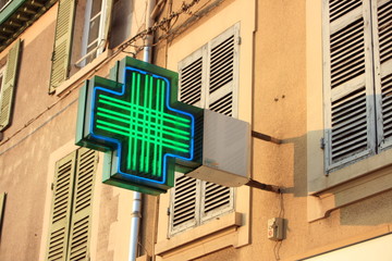 enseigne de pharmacie
