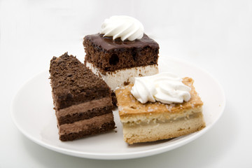 slices of pies with cream
