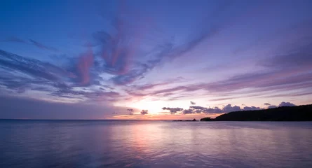 Poster de jardin Mer / coucher de soleil coucher de soleil sur la mer bleu violet