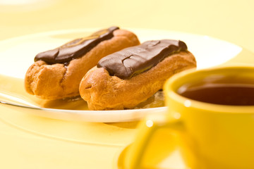 chocolate eclair