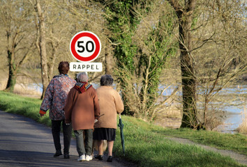 Promenade au bord du canal