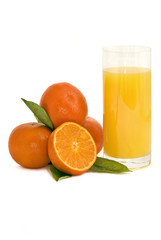 Orangen mit Orangensaft