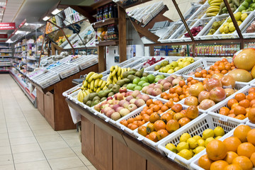 Fototapeta na wymiar Strzał dziale warzyw i owoców w sklep
