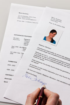 Lettre de candidature et curriculum vitae en fran&ccedil;ais