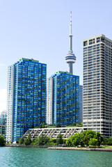 Toronto skyline © Elenathewise