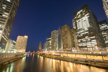 Fototapeta na wymiar Chicago River at Night