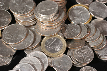 1 euro in dime coins