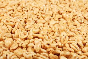 Popped wheat grains