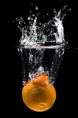  Sinaasappel in water © Dmitry_Evs