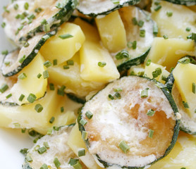 kartoffeln mit zucchinis