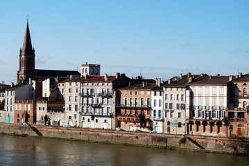 Montauban au bord du Tarn