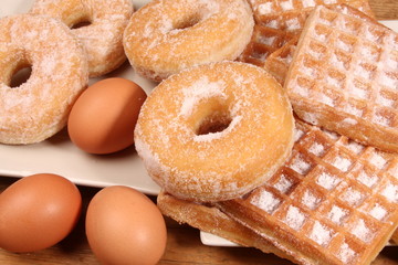 donuts, gaufres et oeufs