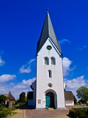 Fototapeta premium KIrche in Nebel