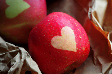 süße frucht - apfel mit herz