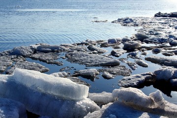 Drifting Ice on river © elen_studio