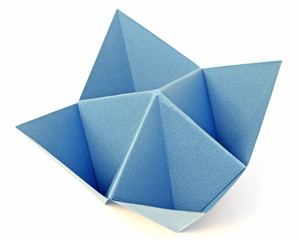 salière bleue en papier canson