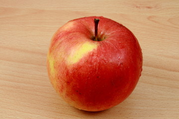 red apple