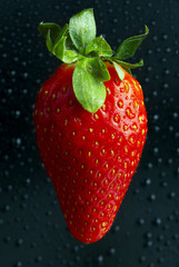 Fresa y fondo gotas