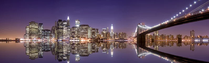 Meubelstickers New York skyline and reflection at night © Mike Liu