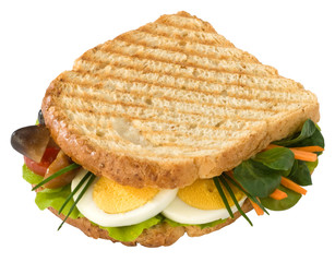 Toast con uova, verdura e funghi