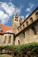 Fototapeta na wymiar Liebfrauenkirche von der Seite