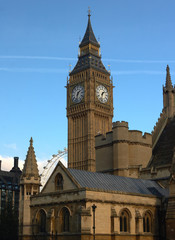 Fototapeta na wymiar Budynki Parlamentu z Big Ban wieży