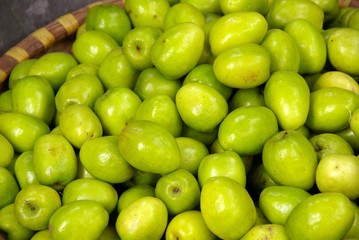 Chineses apples at a market