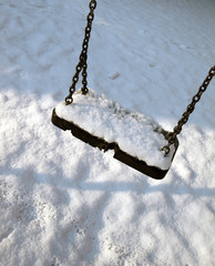 Schaukel im Schnee