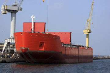 Schiff in der Werft