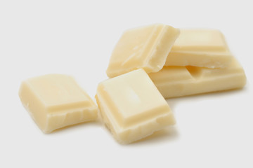 Cioccolata isolata su sfondo bianco