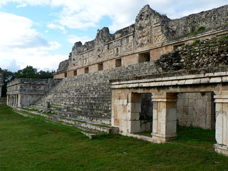 Fototapeta na wymiar Maya Temple 21