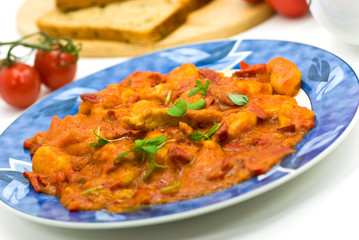Gnocchi mit Putenfleisch,Paprika Sosse