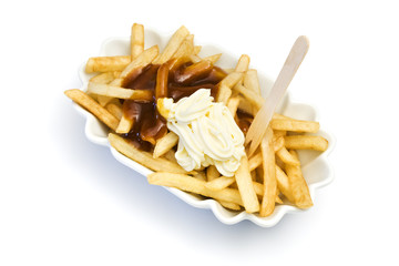 pommes frites mit ketchup und mayonnaise