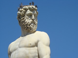 Fototapeta na wymiar Neptun na placu we Florencji
