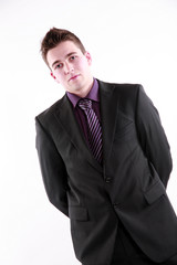 Geschäftsmann mit verschränkten Armen