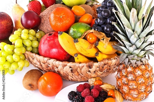 "Obstkorb" Stockfotos und lizenzfreie Bilder auf Fotolia.com - Bild