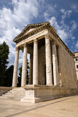 Naklejka premium The ancient temple of the Roman emperor Augustus in Pula