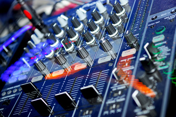 Dj